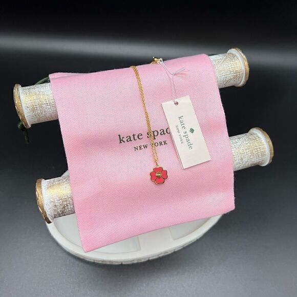 Kate Spade clover necklace  - Picture 3 of 7